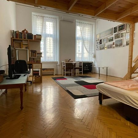 Andrassy Adventures Leilighet Budapest Eksteriør bilde